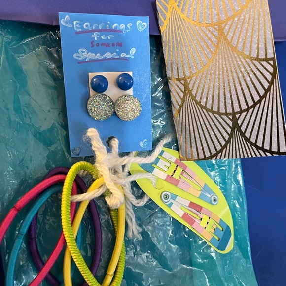 Rainbow swim bundle - Picture 4 of 8